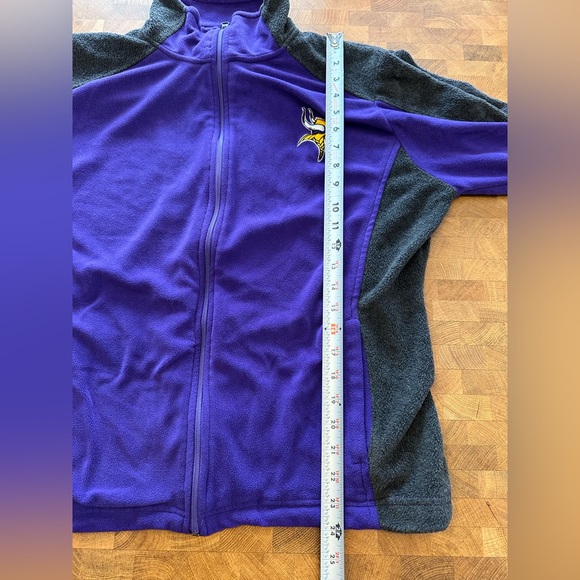 Minnesota Vikings Purple and Black Performance Jacket- Women’s Size XL. - Picture 3 of 5